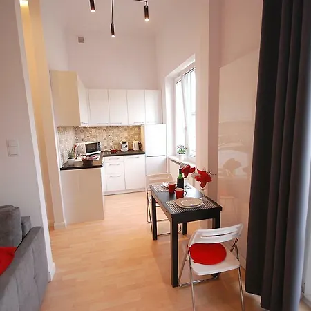 Nowy Apartament Wilcza Warschau Exterior foto